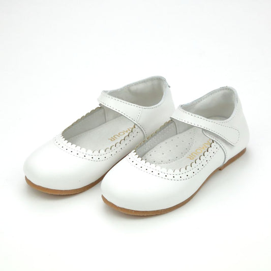 Lucille Scalloped Flat, White