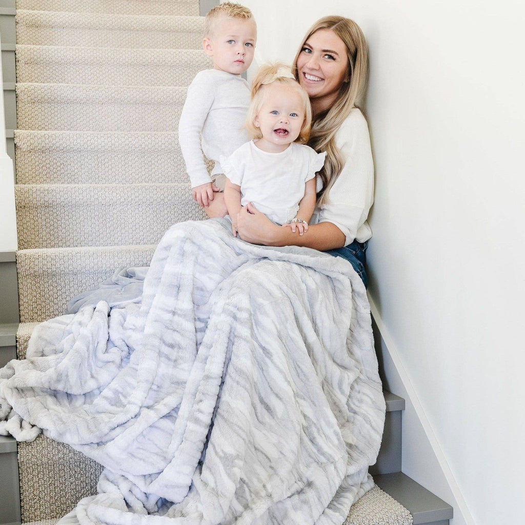 Marble Faux Fur/Minky XL Throw Blankets