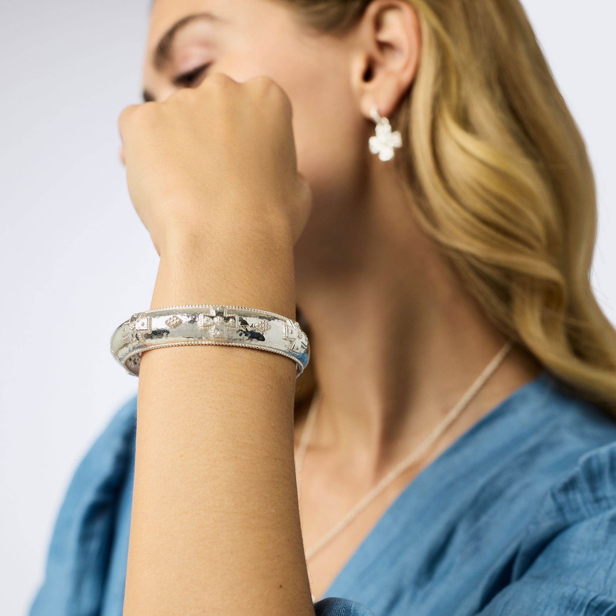 Julie Vos Canterbury Hinge Bangle