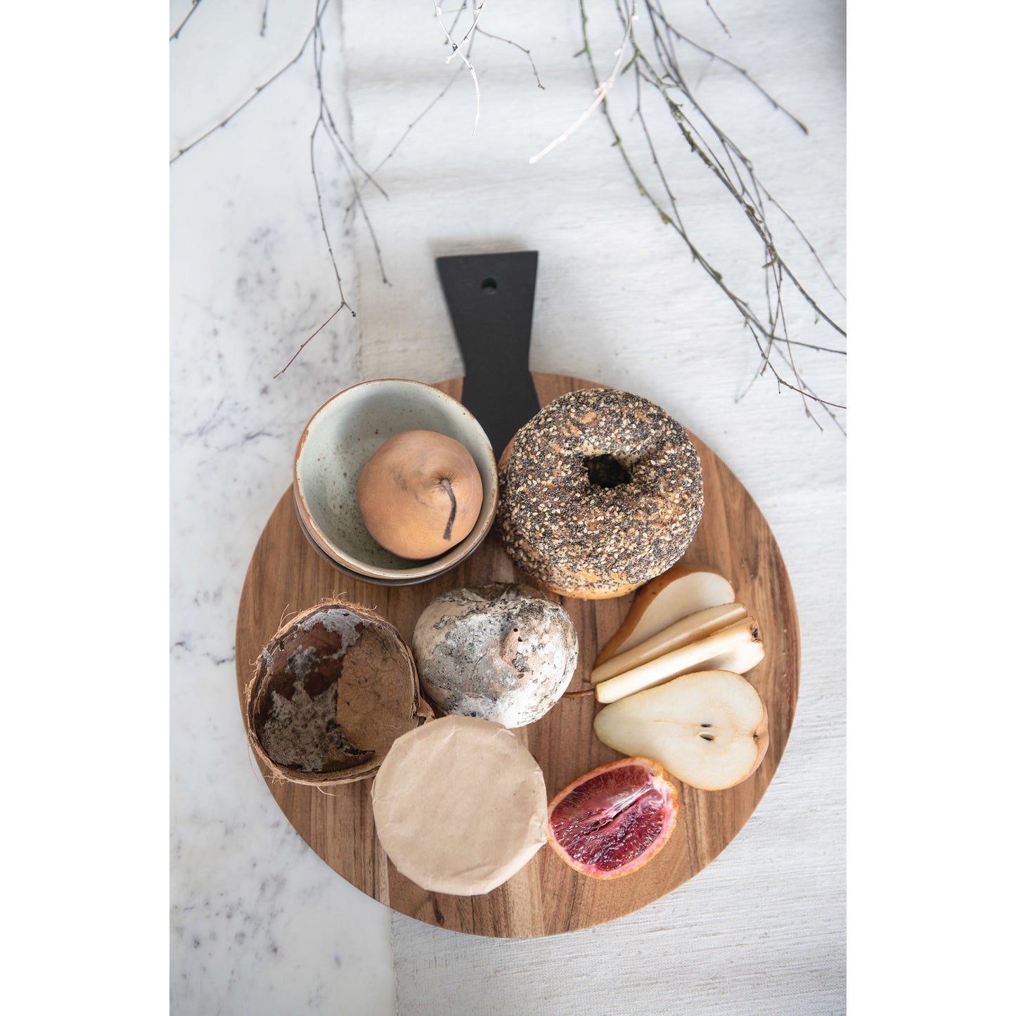 Round Acacia Wood Cutting Board with Black Handle