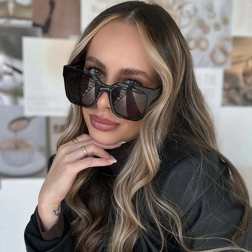 Diff Eyewear Ariana II Black Smoke Crystal + Grey