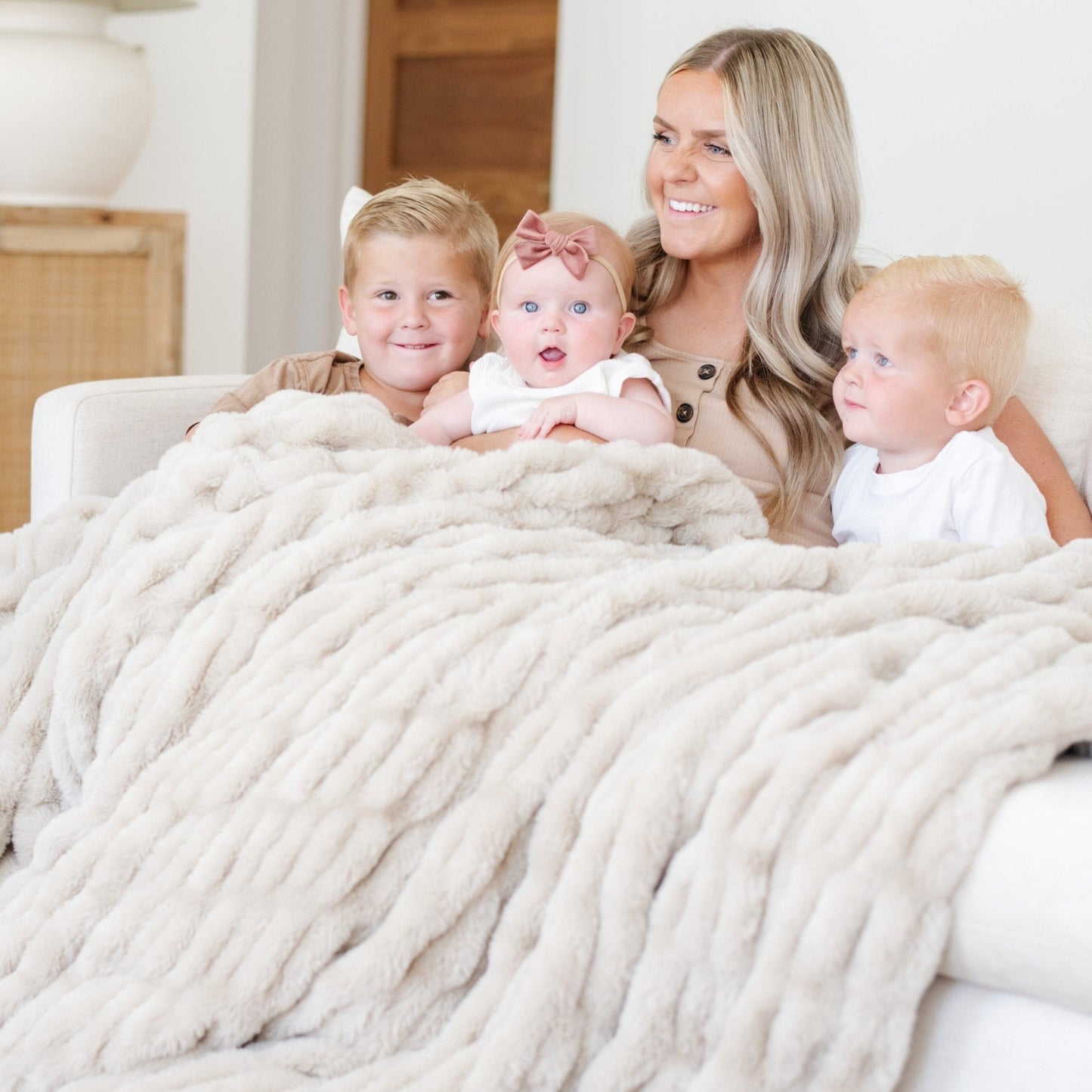 Double Ruched Faux Fur Blankets