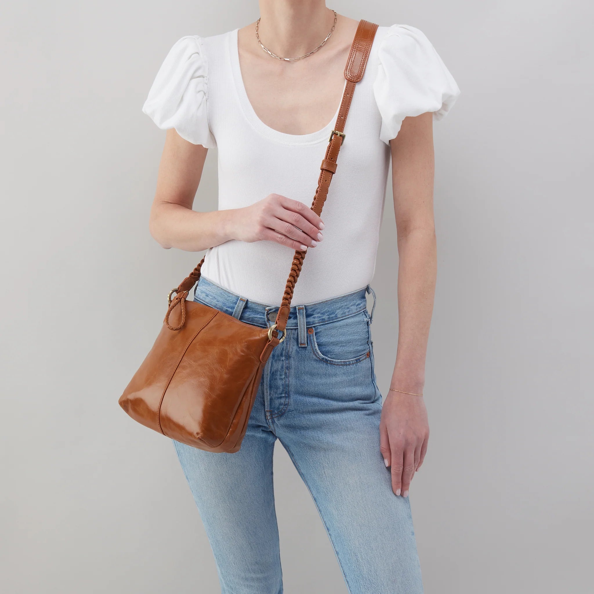 Lasso Medium Crossbody