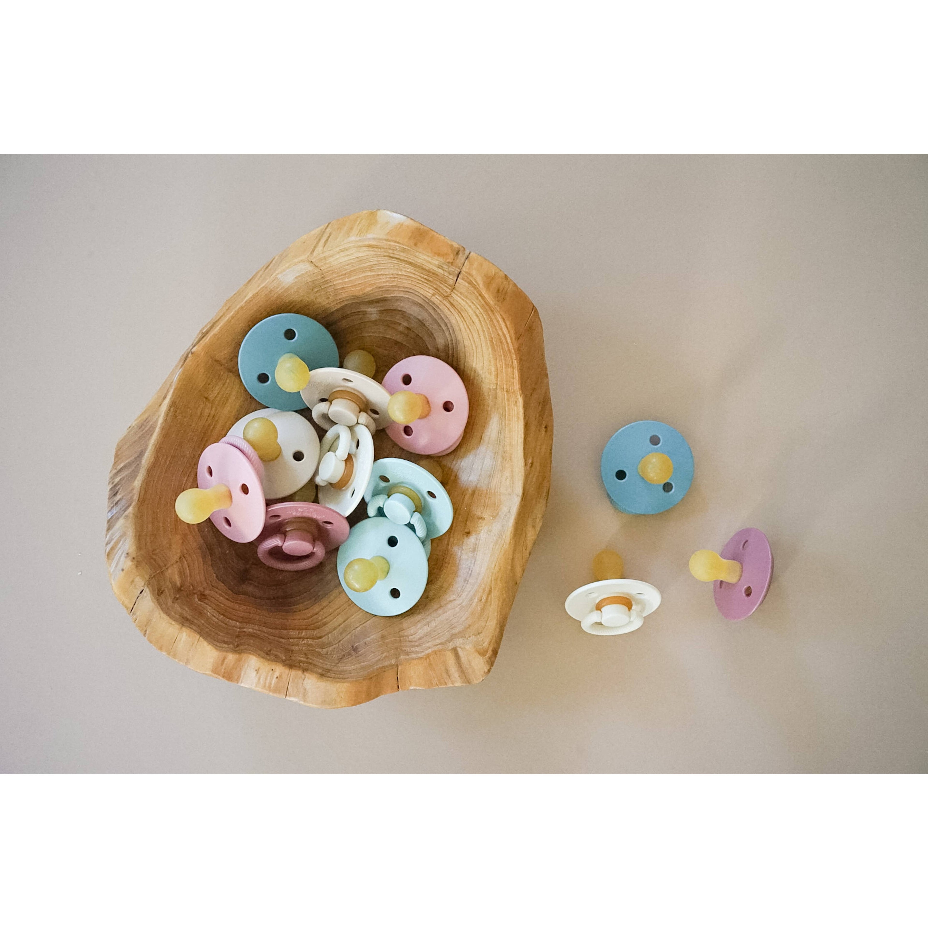 Itzy Soother Natural Rubber Paci Sets