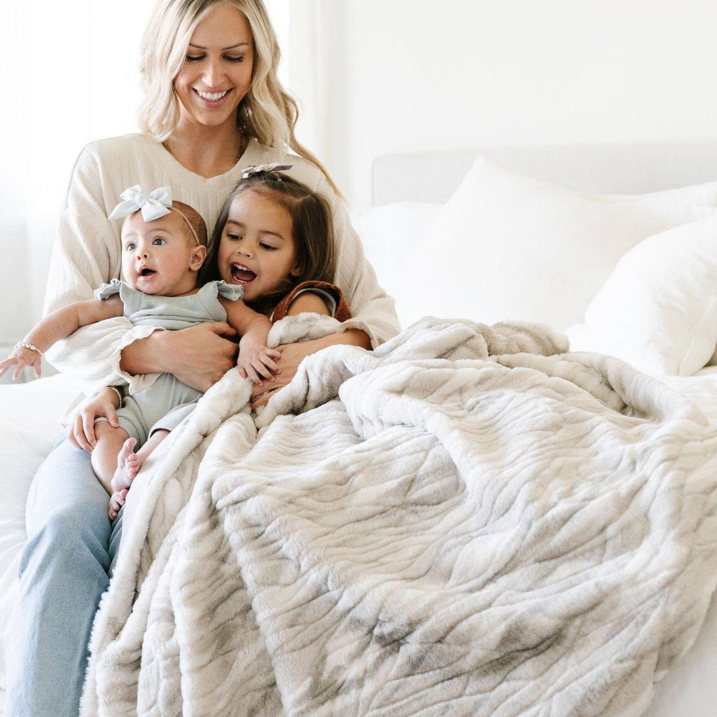 Marble Faux Fur/Minky XL Throw Blankets