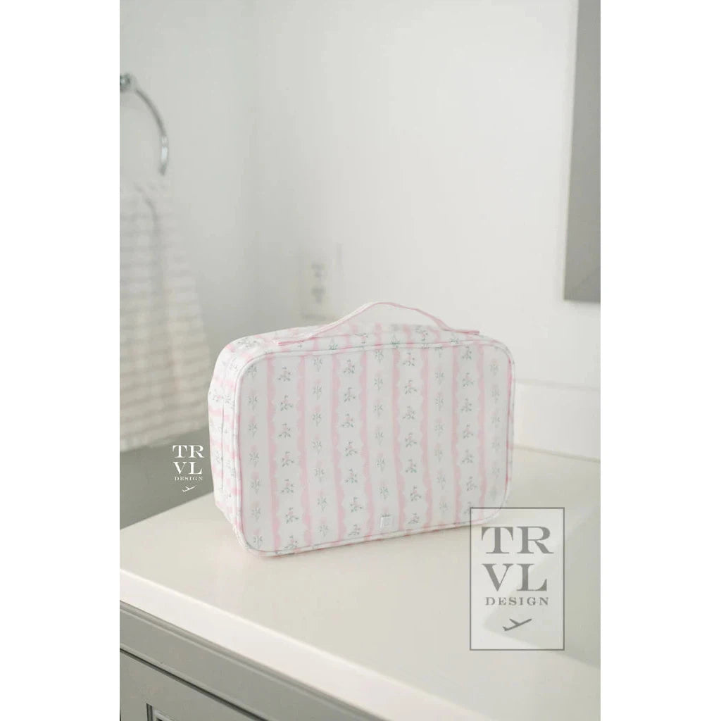 Bundle Up2 Hanging Toiletry Bag