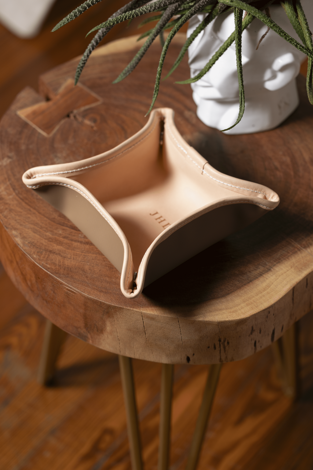 Jon Hart Design Catch-All