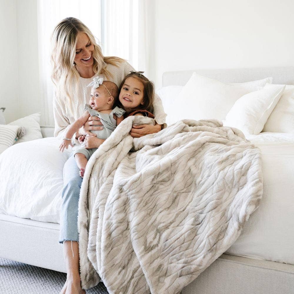 Marble Faux Fur/Minky XL Throw Blankets