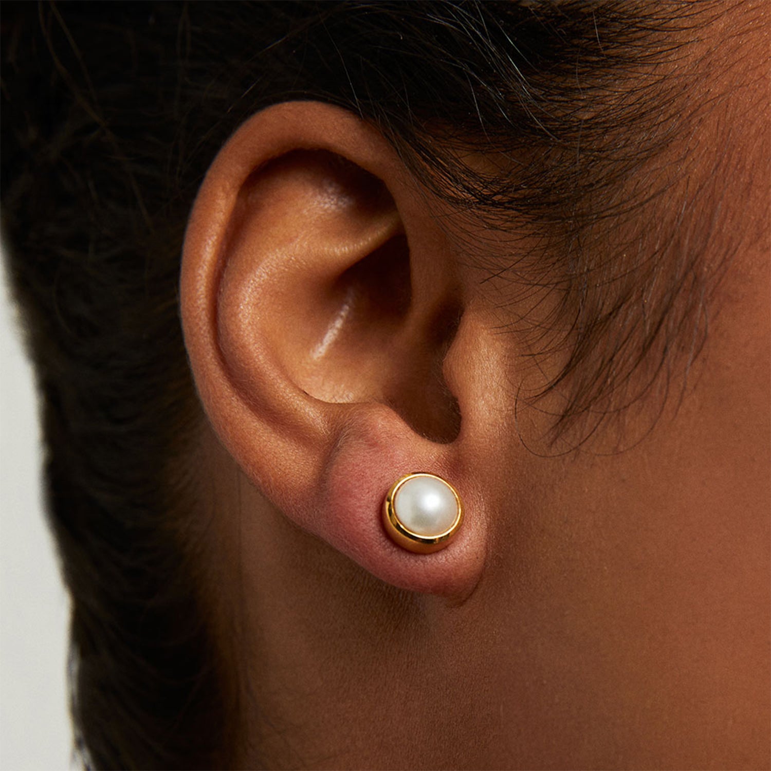 Signature Midi Studs - Gold - Pearl