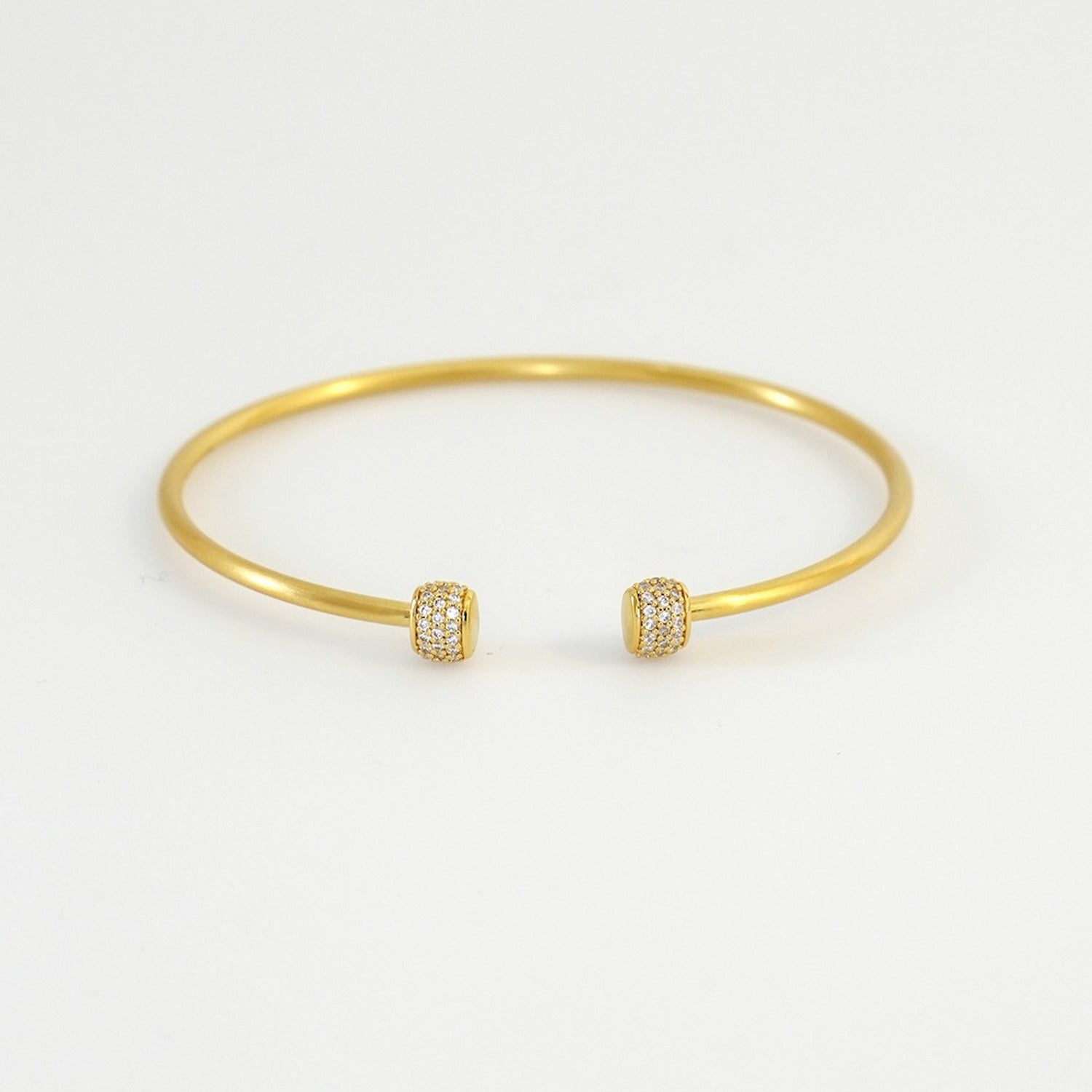 Juliette PavÃ© Twist Bangle - Gold - White Topaz