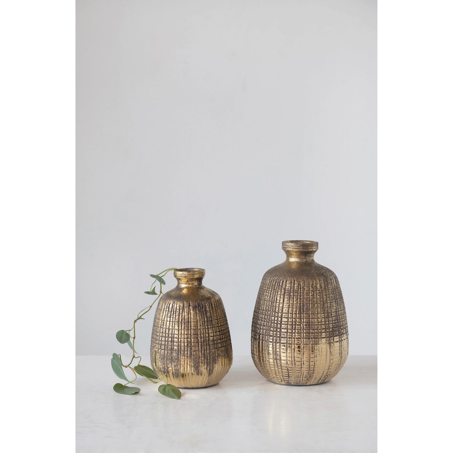 Textured Terra-cotta Vase with Lines, Gold Finish