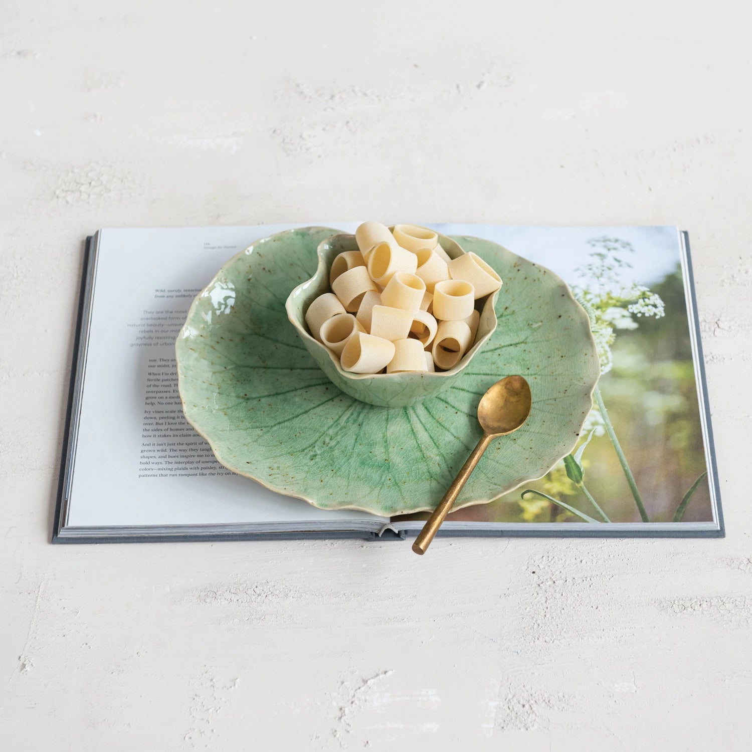 Stoneware Water Lily Shaped Plate with Bowl