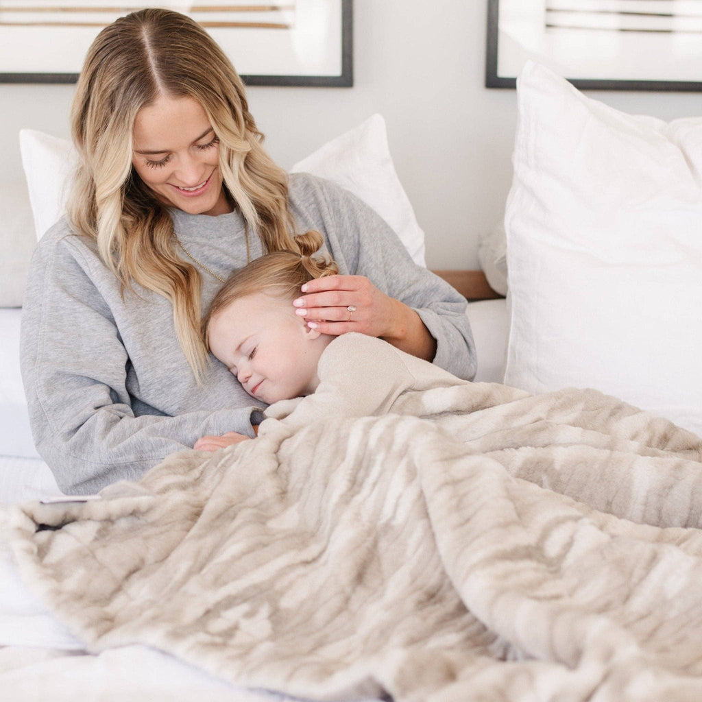Marble Faux Fur/Minky XL Throw Blankets