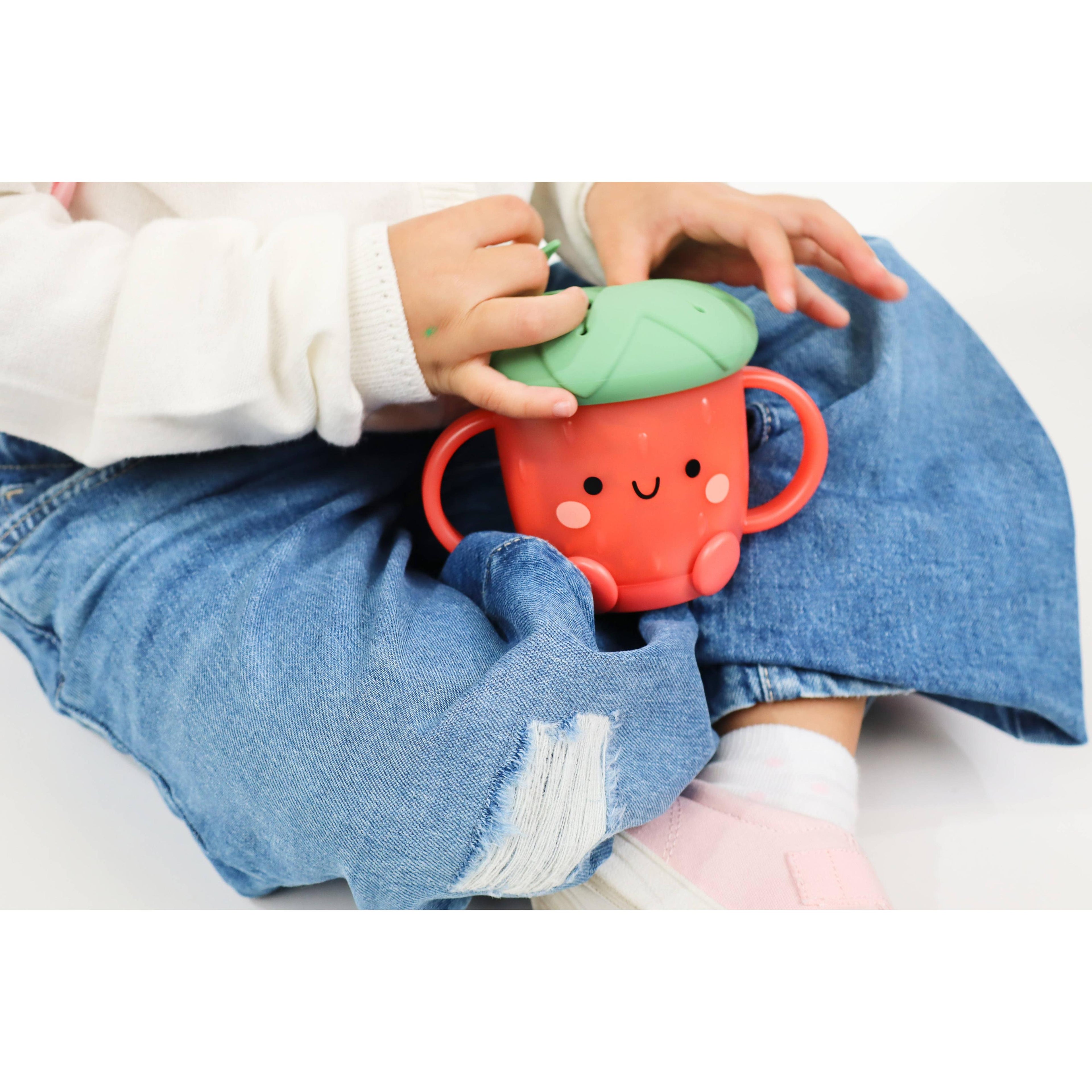 Itzy Snack Cup