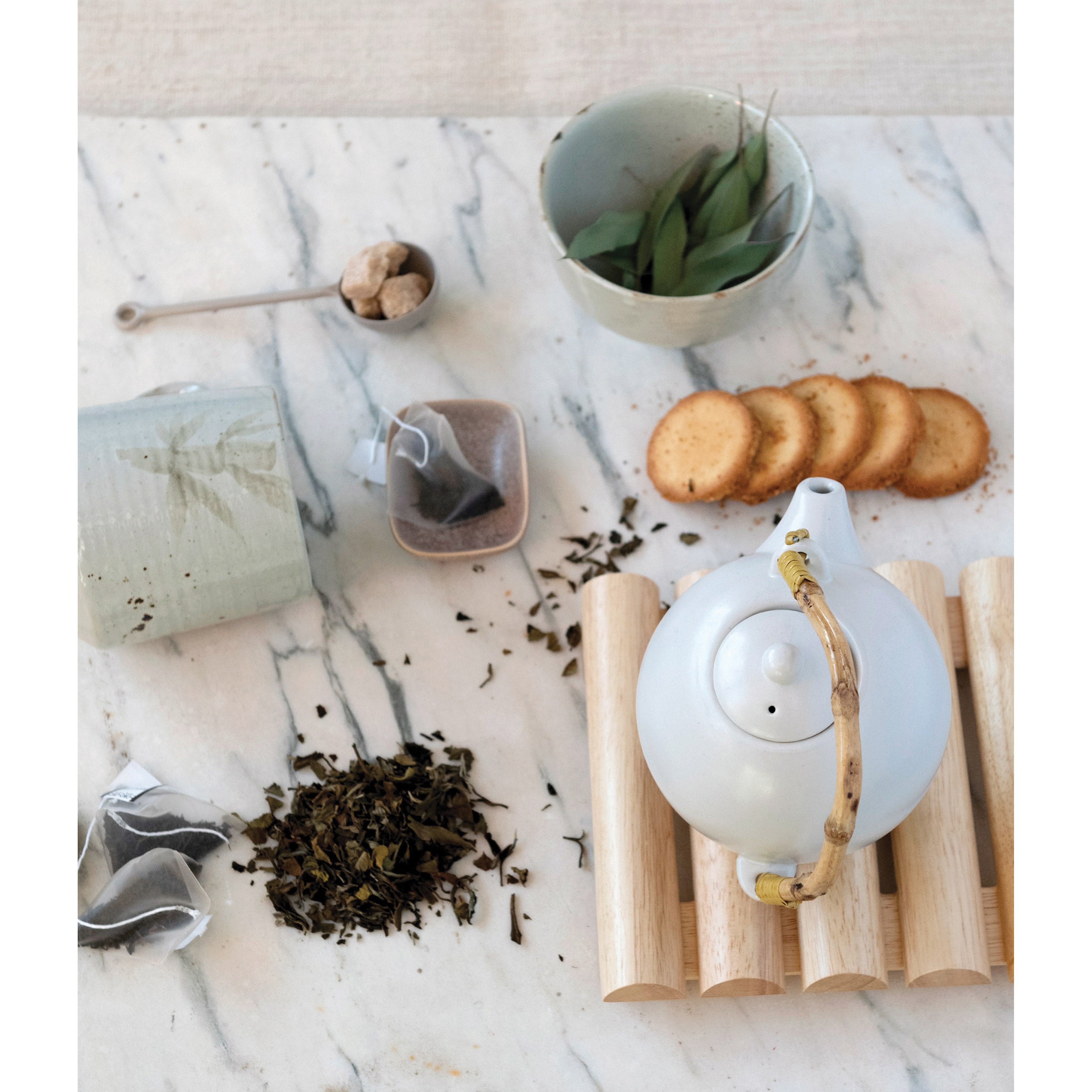 Stoneware Teapot with Bamboo Handle & Strainer