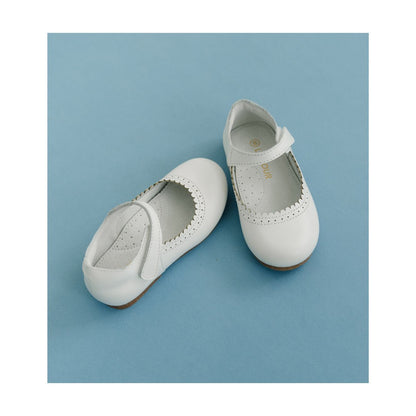 Lucille Scalloped Flat, White