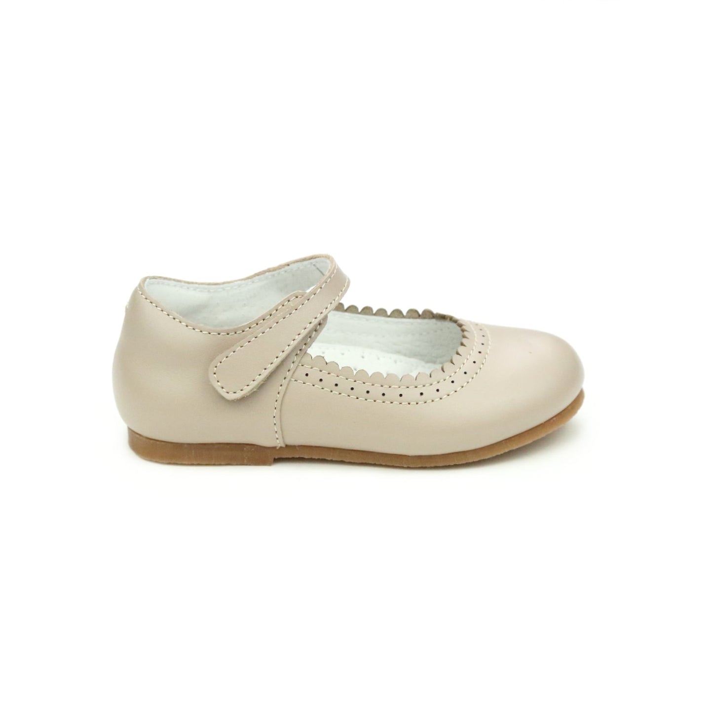 Lucille Scalloped Flat, Almond