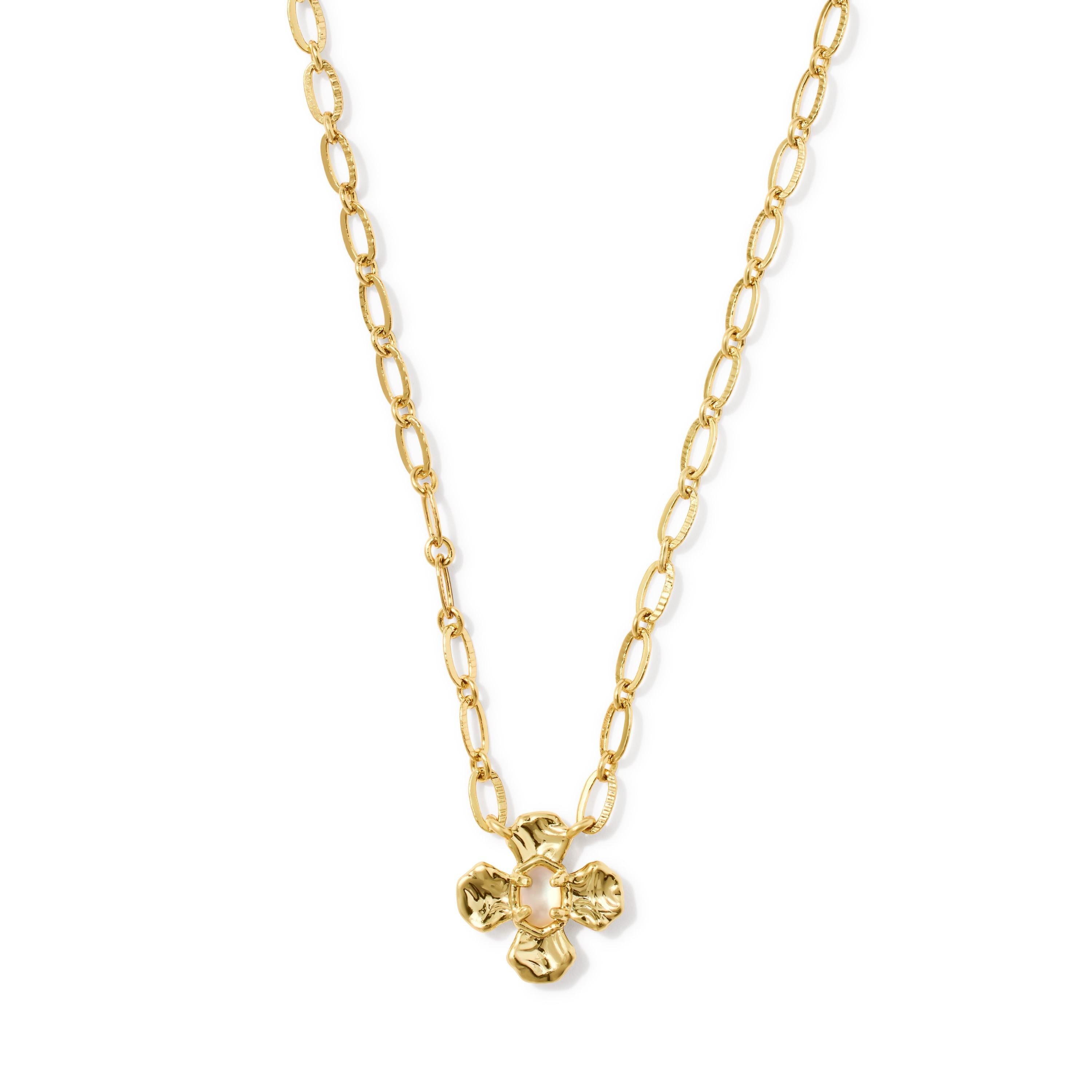 Leanne Short Pendant Necklace