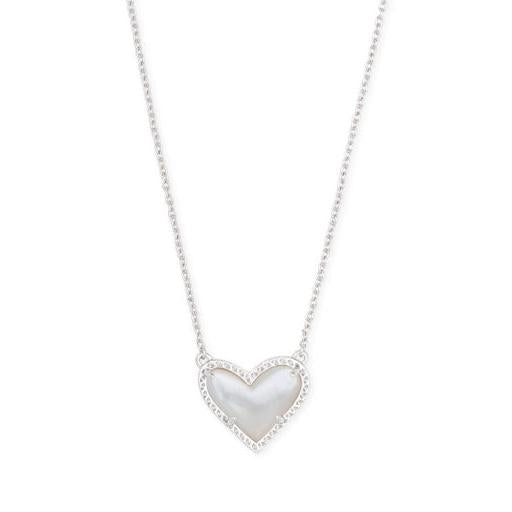 Ari Heart Short Pendant Necklace