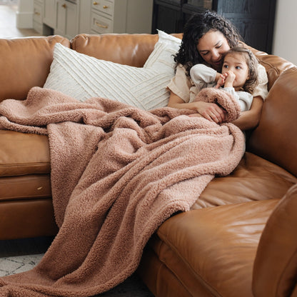 Saranoni XL Sherpa Blanket in Rouge