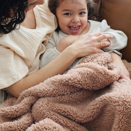 Saranoni XL Sherpa Blanket in Rouge