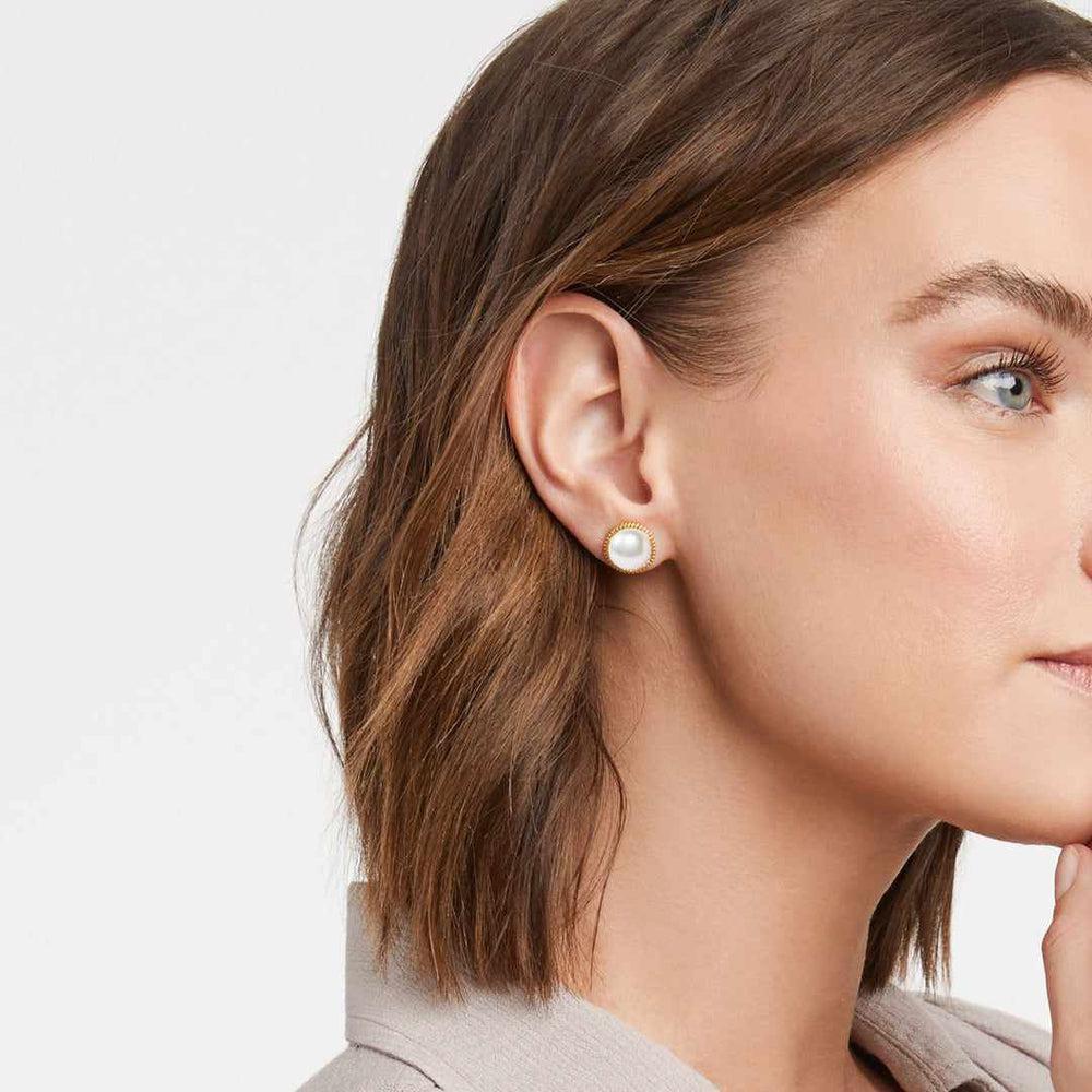 Fleur-de-Lis Pearl Stud